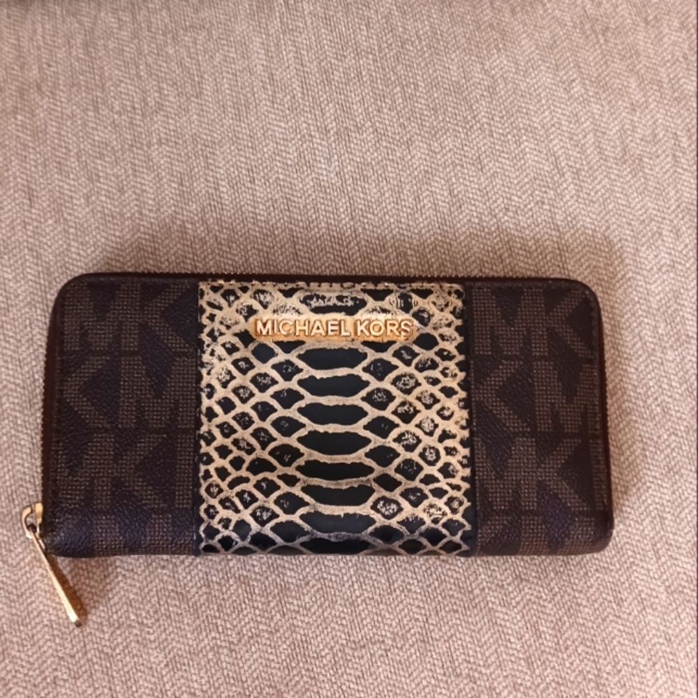 Michael Kors Black and Gold Women's Wallet